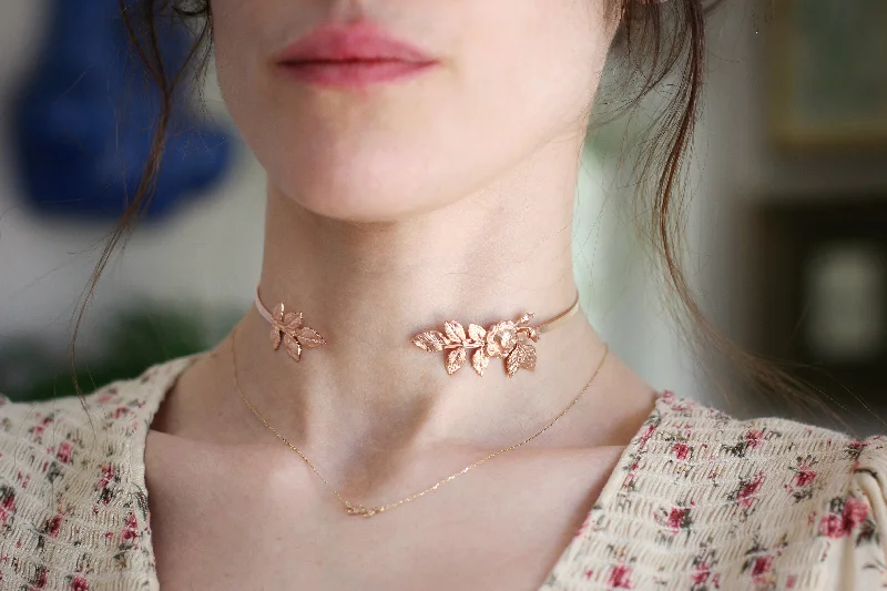 Gill ridge necklace-Preorder * Asymmetric Rose Floral Choker