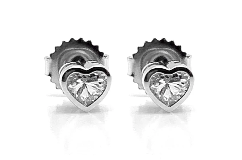 Sealed stone earrings-Earrings Heart Diamonds Studs in Platinum