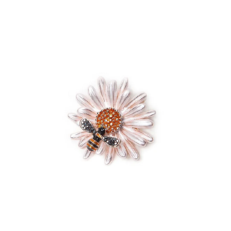 star gemstone brooch-Daisy with Bee Brooch