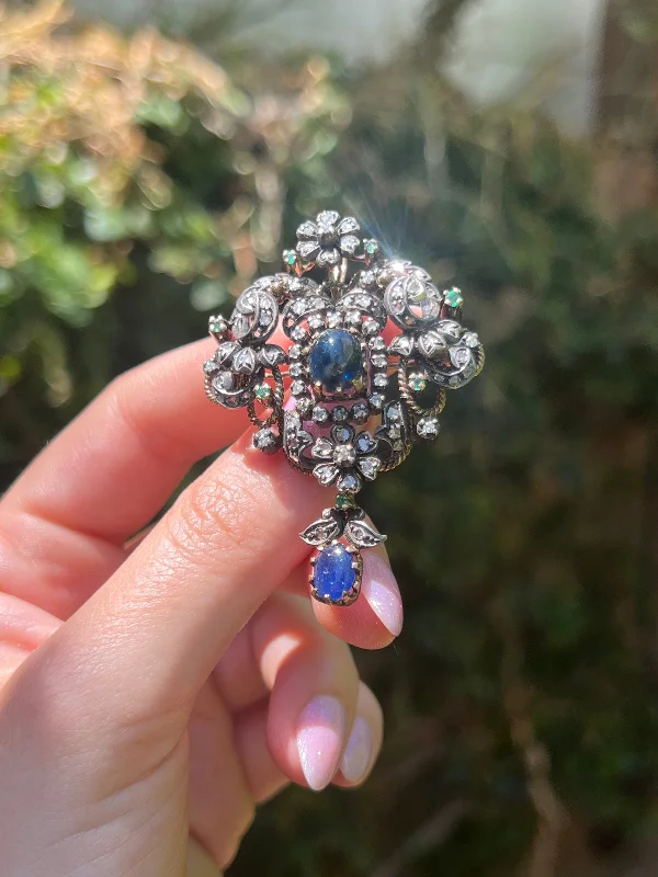 small brooch-Elegant Sapphire and Diamond Brooch