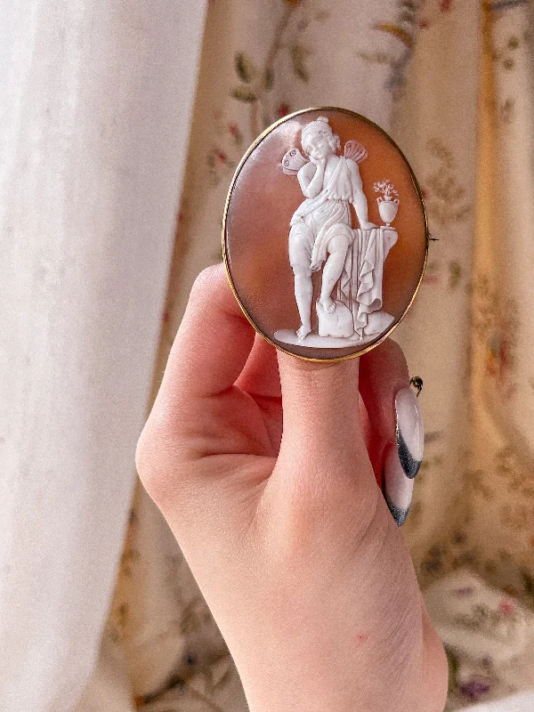 retro brooch-Rare Cameo Brooch of Teenage Psyche