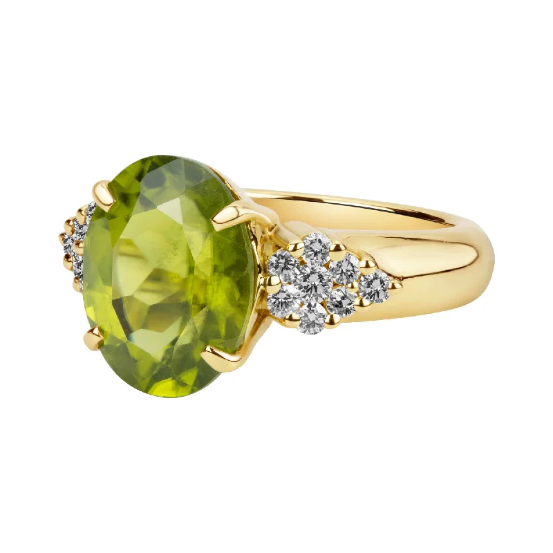 minimalist brooch-Ring - Peridot And Diamond